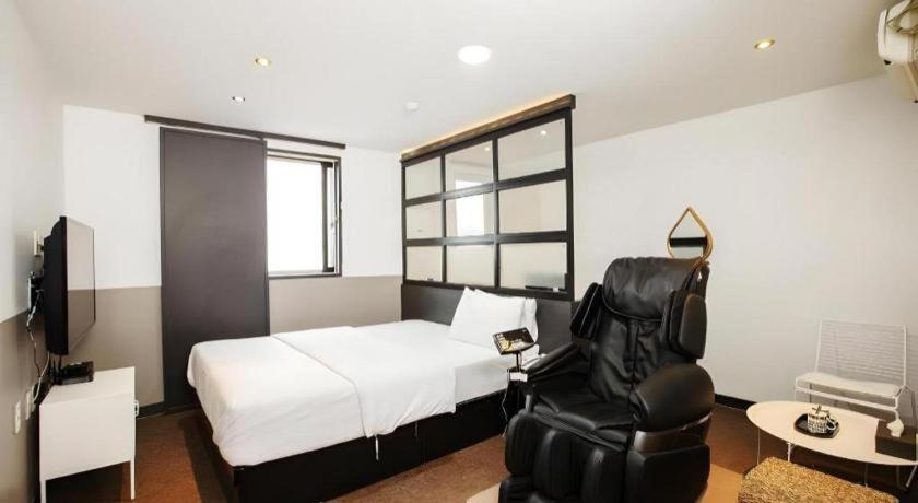M7 Business Hotel Chilgok Exterior foto