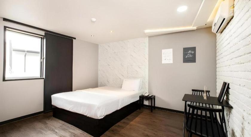 M7 Business Hotel Chilgok Exterior foto